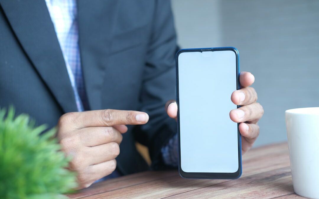 Encouraging Sharing: Educational Games to Play Together on the Tablet